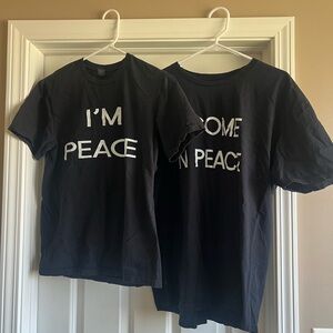 I Come in Peace/I’m Peace shirt set